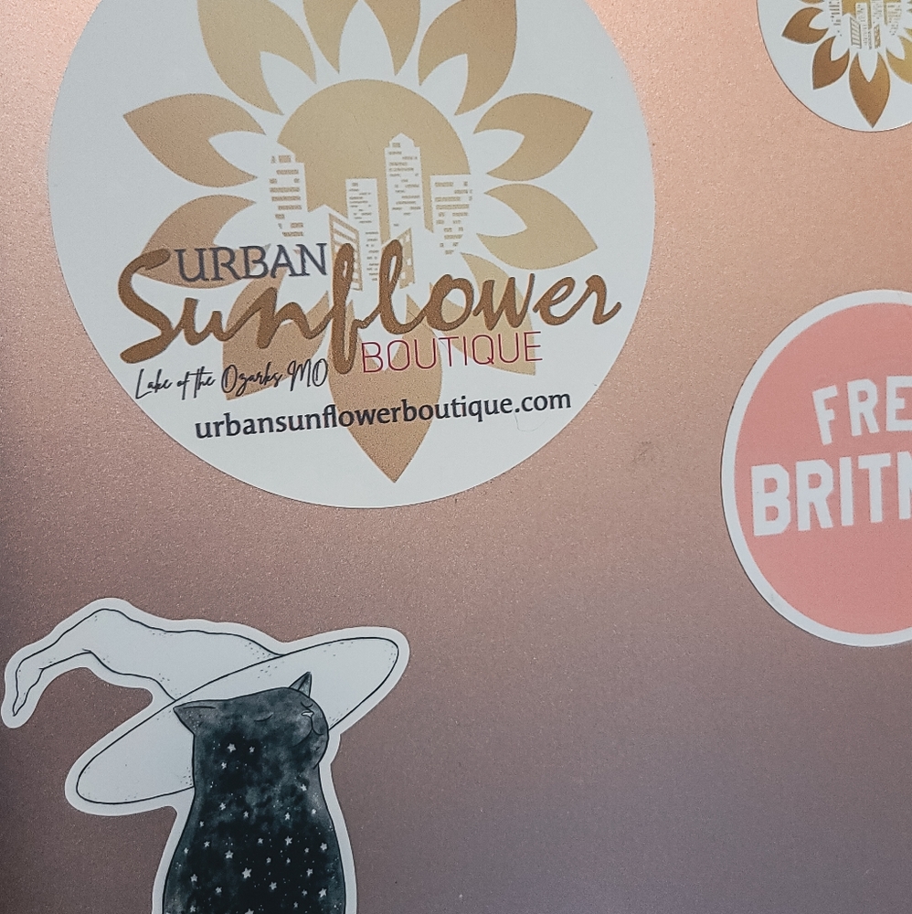 Meet your Posher, Ally && Nicole